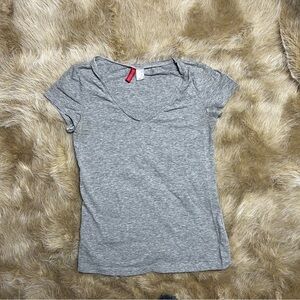 DIVIDED H&M Grey T-Shirt Size 10